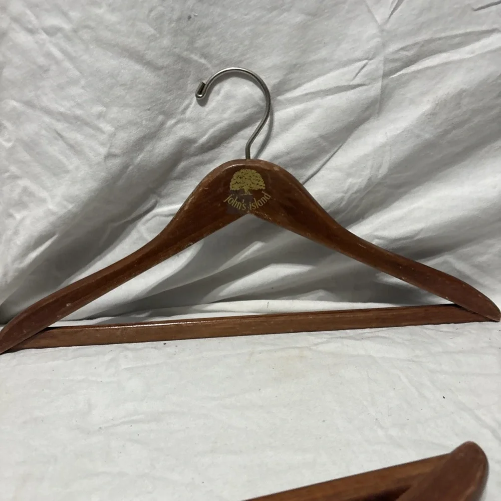 Johns Island Wood Coat Suit Wooden Hangers Lot Of 4